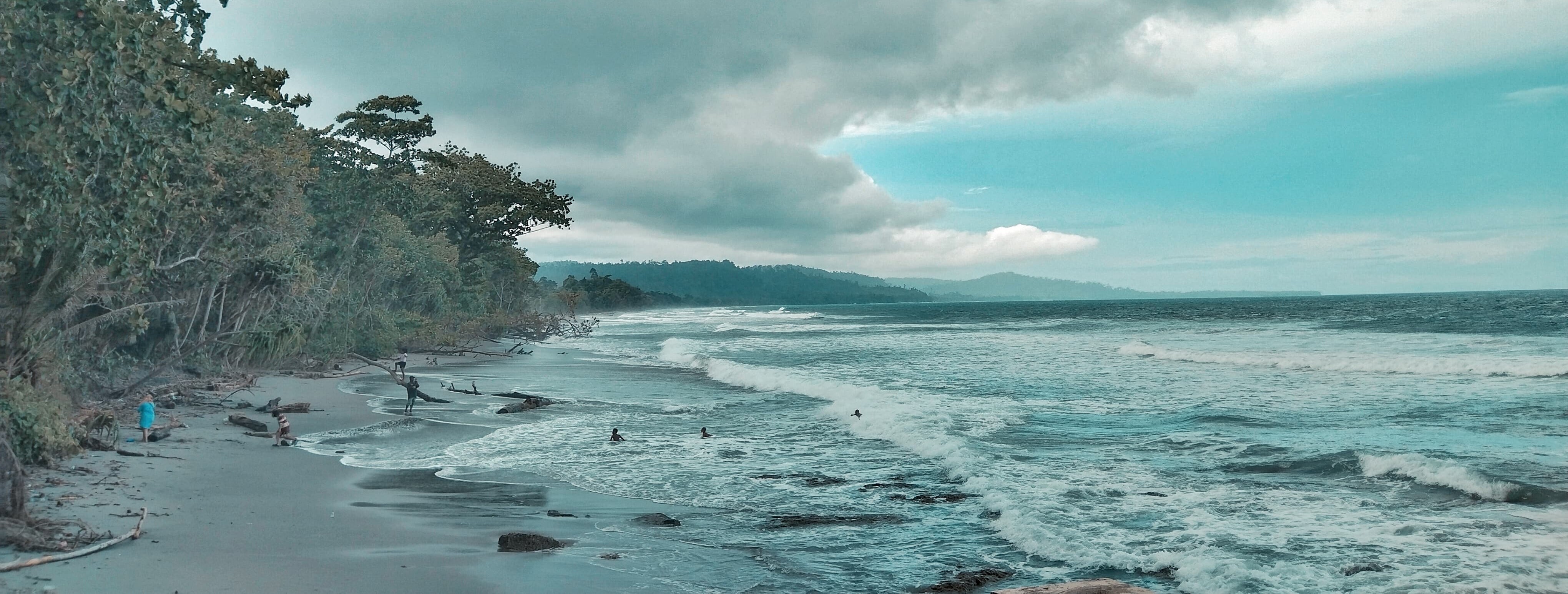 Pantai Petrus Kafiar
